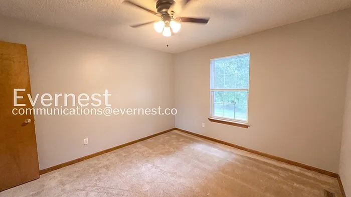 1041 Dean Dr — Photo 14