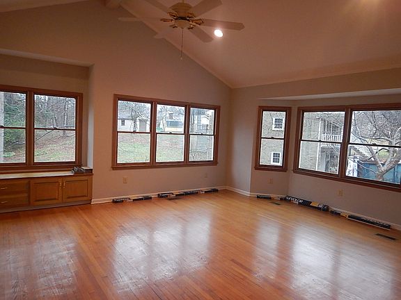 4th image of 105 Still Forest Pl