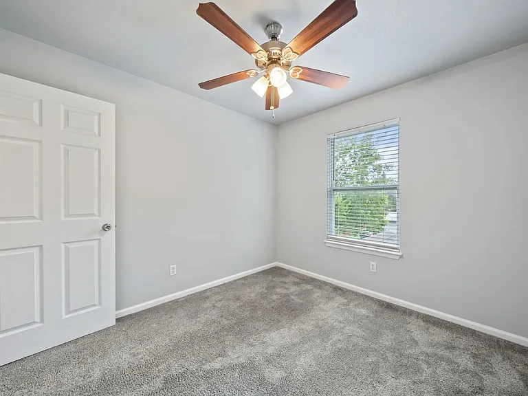 4612 Bennett Avenue — Photo 30