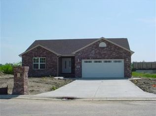 573 N Fox Burrow Ct, Valparaiso, IN 46385