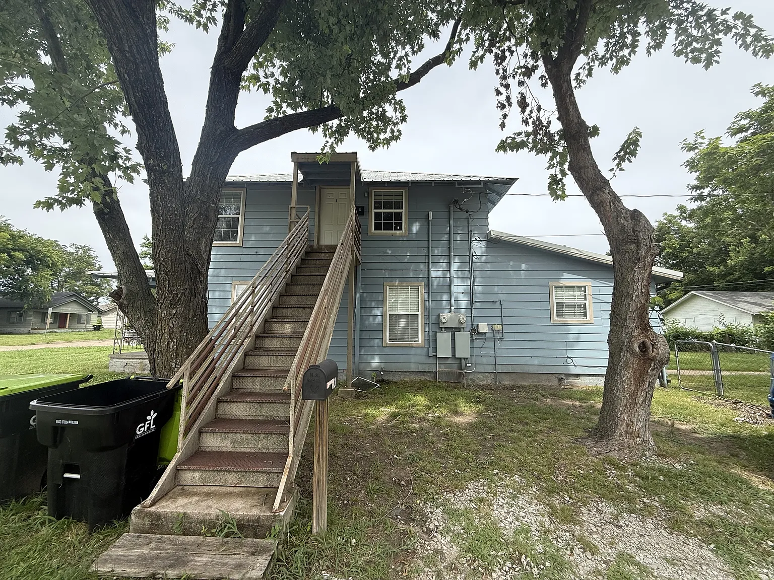 805 East 13th Street APT B — Photo 1