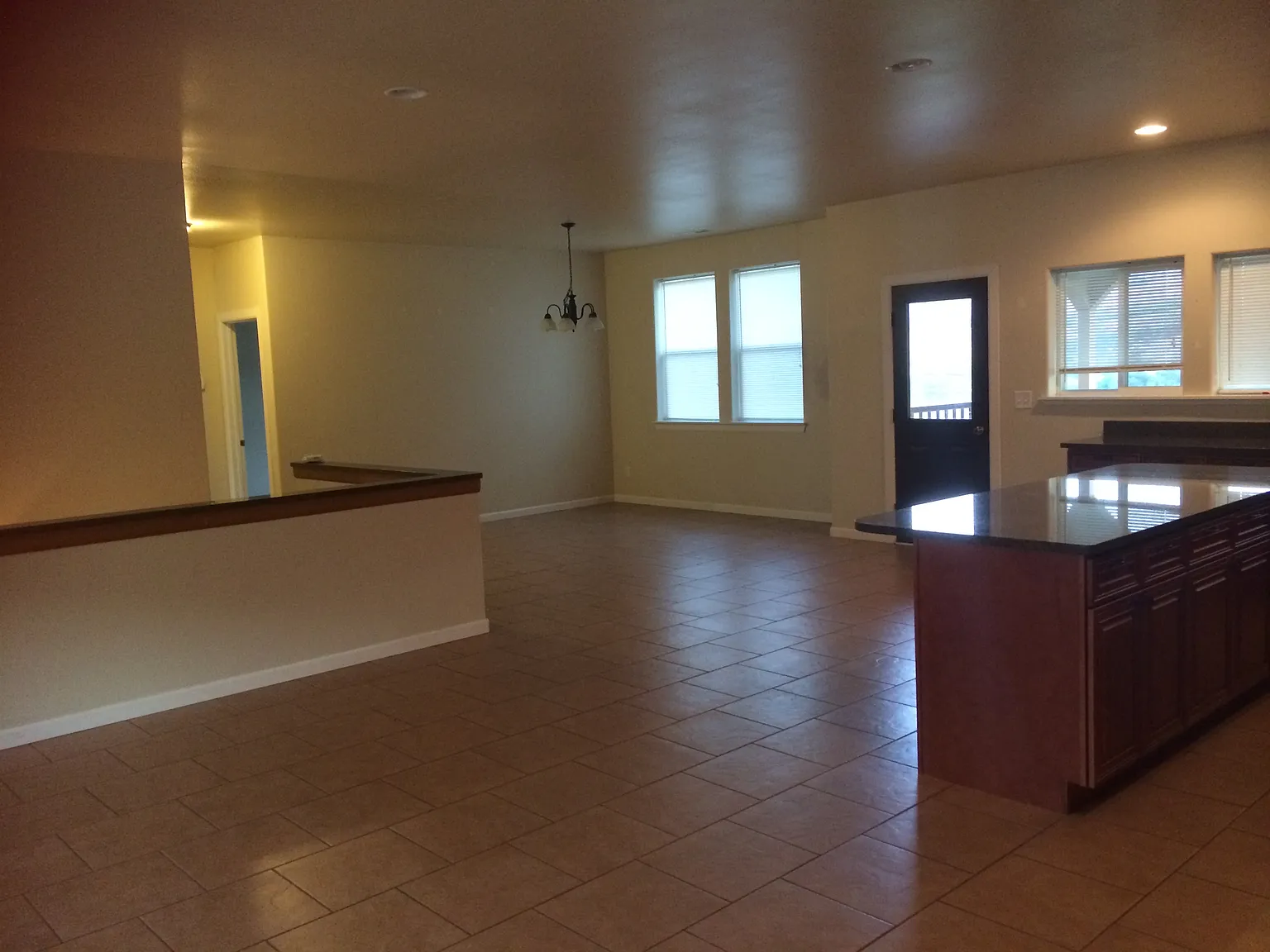 900 Rock Island Rd — Photo 3