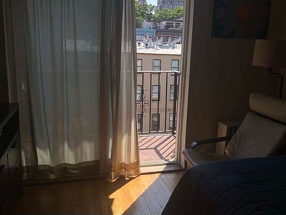 3rd image of 248 W 21st St #4C3