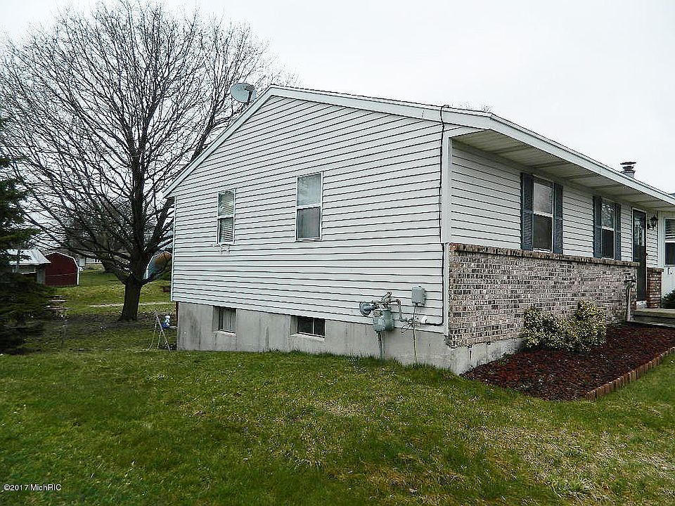 2nd image of 4527 Blackfoot Dr SW