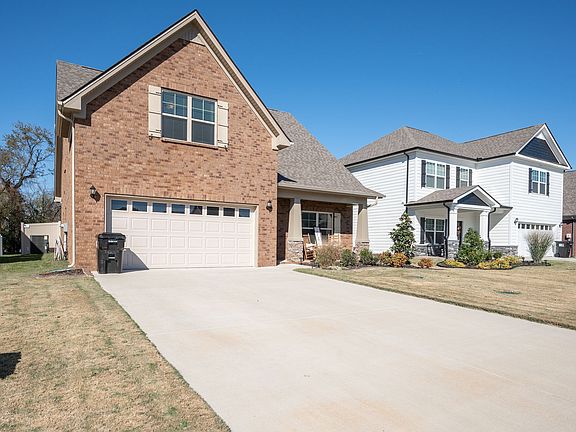 3rd image of 3504 Pear Blossom Way