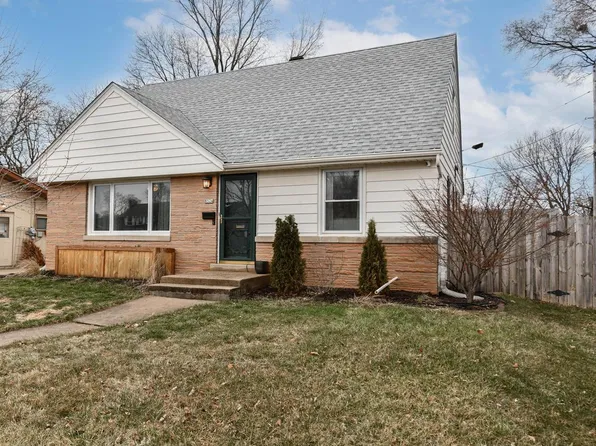 8524 West Bluemound ROAD, Wauwatosa, WI 53226