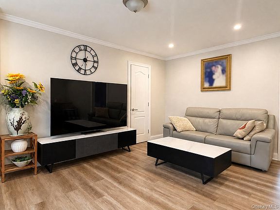 3rd image of 16028 16th Avenue #6-301