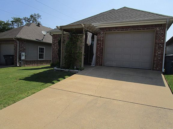 4th image of 109 Lily St
