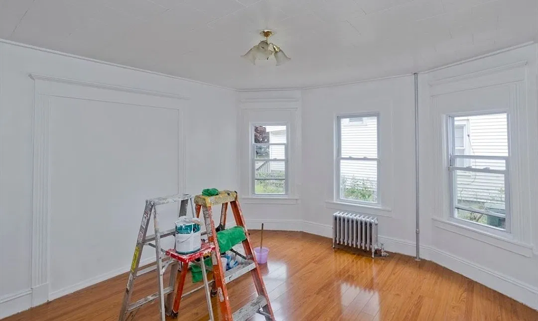 118 Massasoit St — Photo 4
