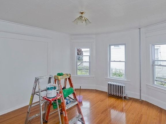 4th image of 118 Massasoit St Floor 1
