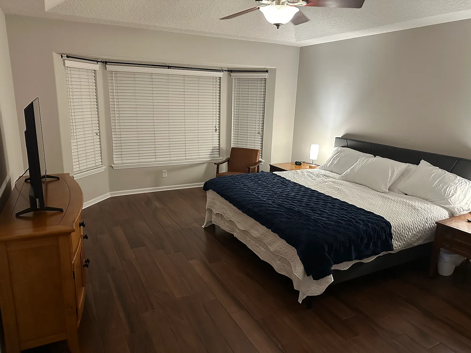 4 bed, 2335 sqft, $3,800 — Photo 3