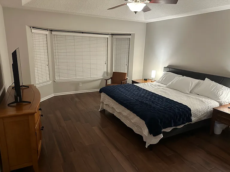 2037 Chaucer Ln — Photo 11