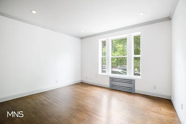 Rented by MNS Marketing | media 8