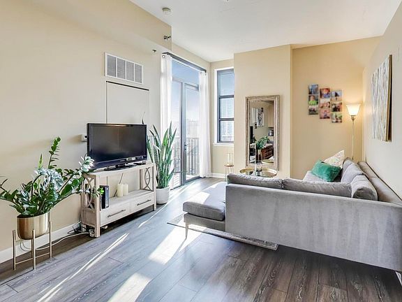 5th image of 1464 S Michigan Ave APT 611