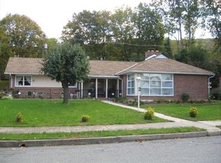 1935 N 16th St, Reading, PA 19604