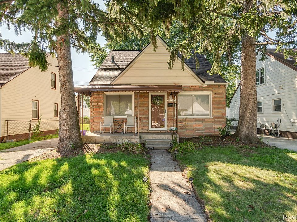 1st image of 28203 Hillview St