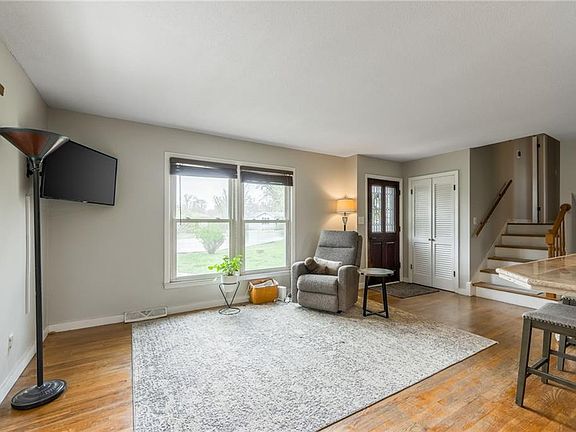 5th image of 402 Campbell Dr