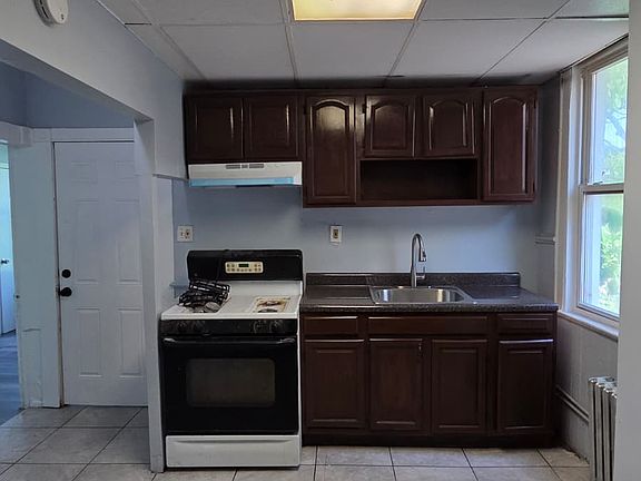2nd image of 257 S 11th St Floor 2