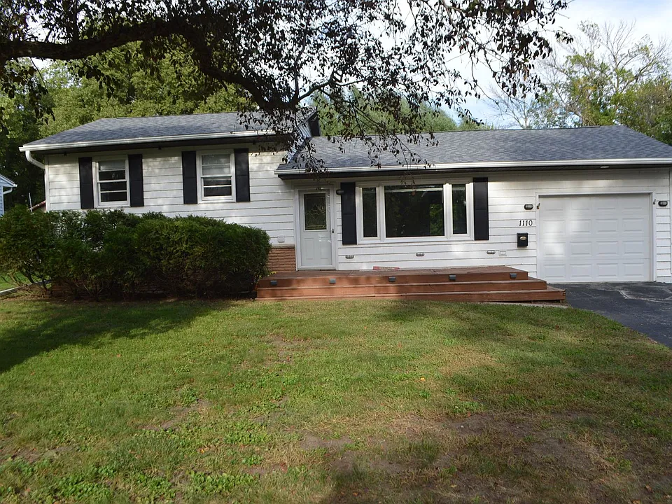 1110 S Shore Dr