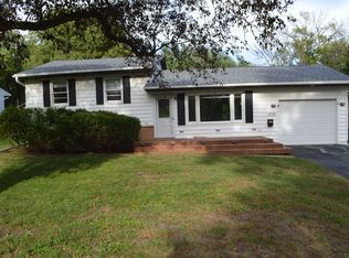 1110 S Shore Dr, Clear Lake, IA 50428