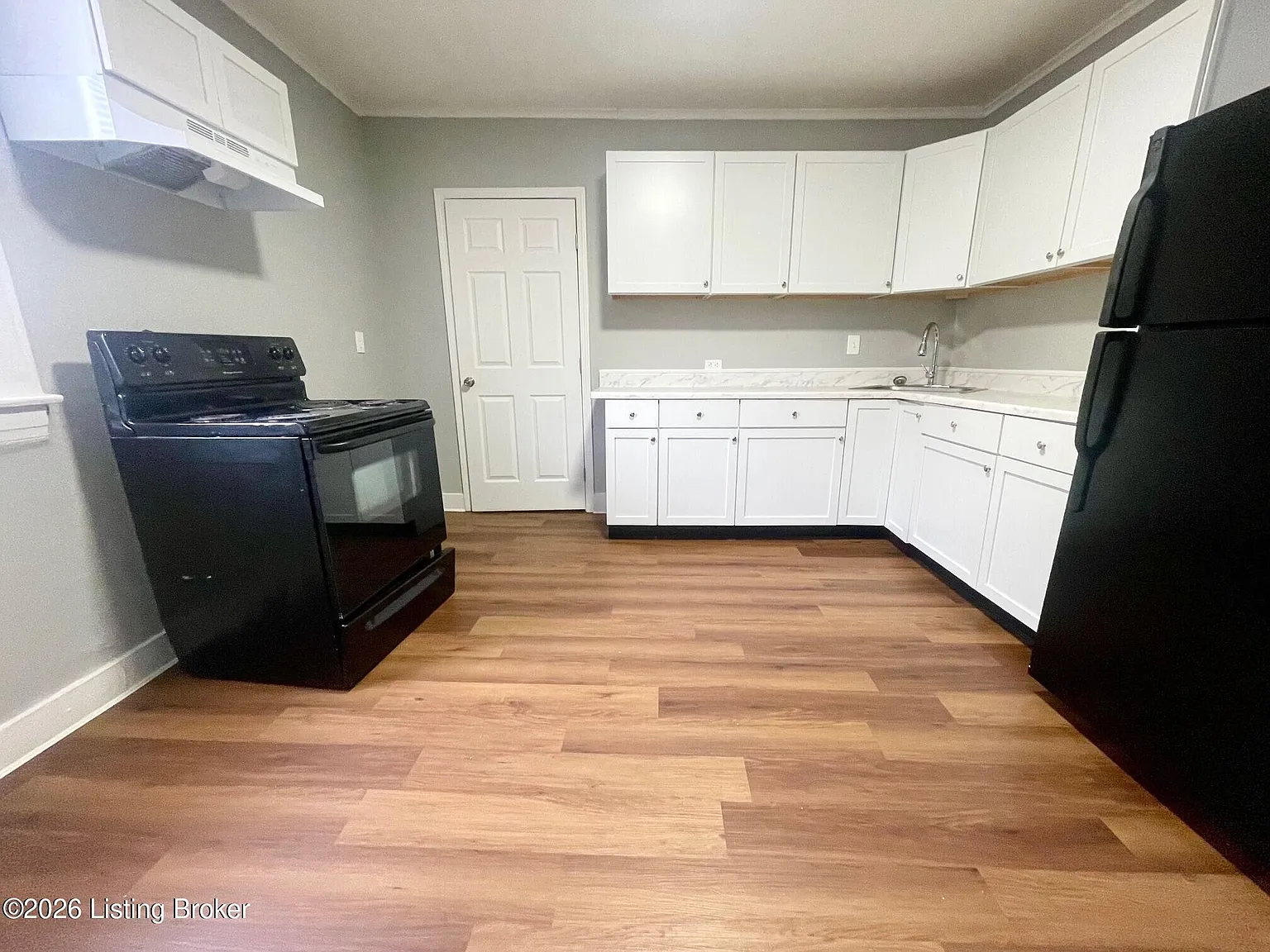3 bed, 1.5 bath, 1292 sqft, $1,295 — Photo 4