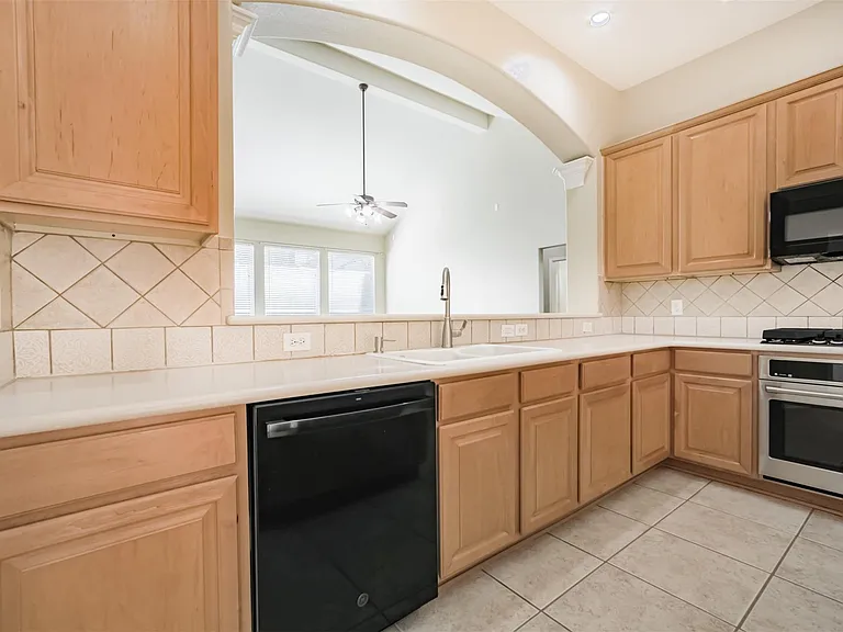 15810 Cypress Hall Dr — Photo 15