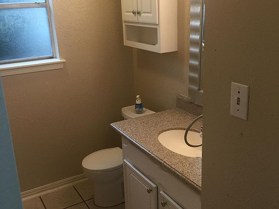 5th image of 1613 N Park Way Dr