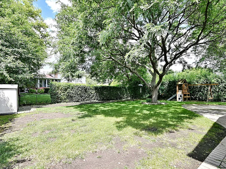 2360 N Drury Ln — Photo 36