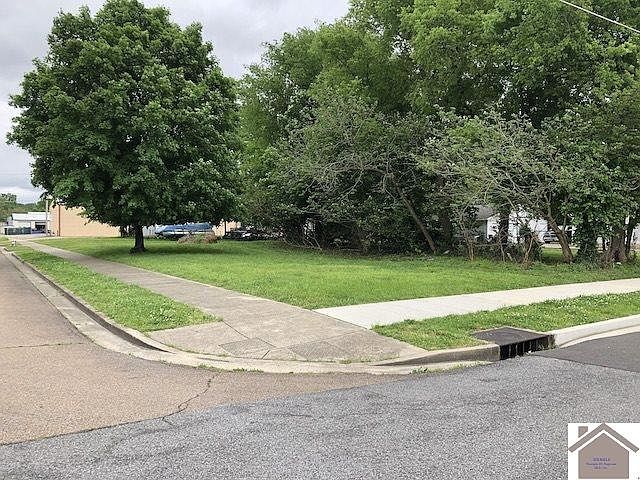 2nd image of 700 S 4th St