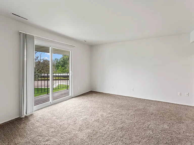 Apple Creek 1 BR 1 Ba