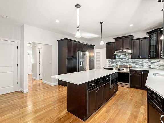 2nd image of 4 Martin Louis Way