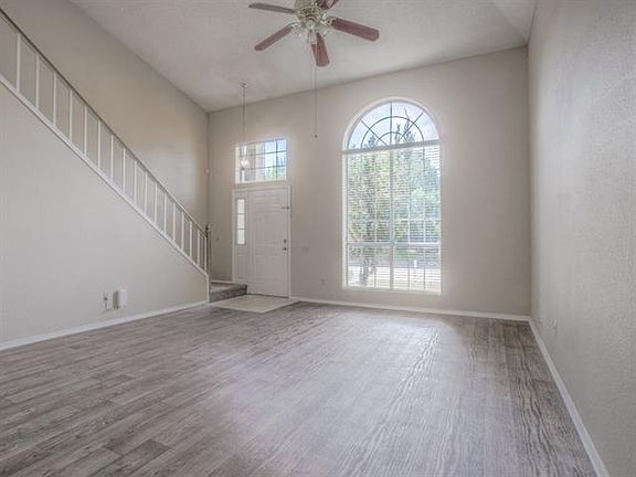 3rd image of 8209 Cloverglen Ln