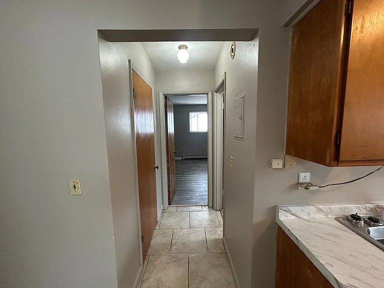 325 Pike St — Photo 7