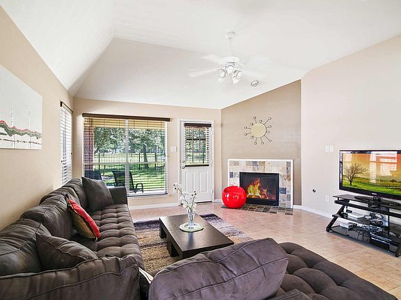 3rd image of 4930 Royal Arbor Ln