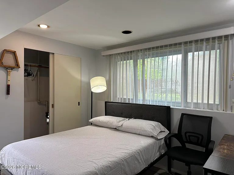 652 Holly Ln — Photo 13
