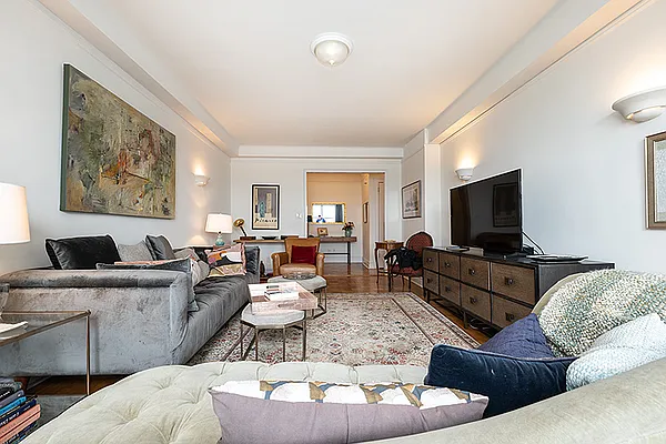 Rented by Rita S Citrin, LREB | media 30