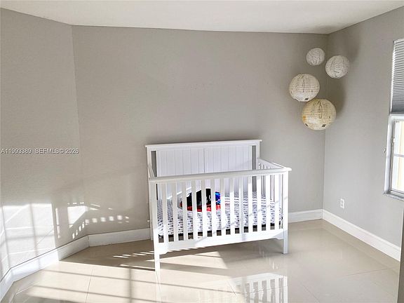 4th image of 4451 E Seneca Ave #0