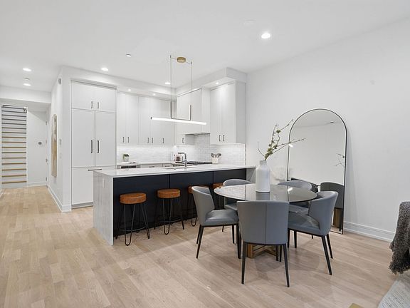 2nd image of 2481 N Milwaukee Ave #401
