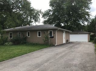 32 Chatham Pl, Montgomery, IL 60538
