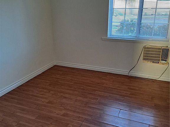 4th image of 1206 S Palm St