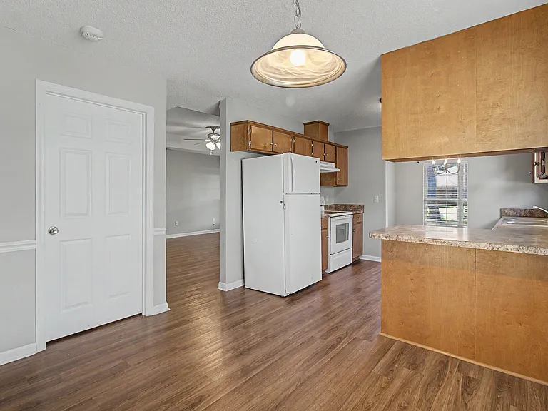 1110 Cornett Ct — Photo 10