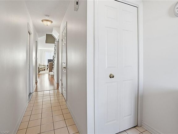 5th image of 53 Myrtle Ave