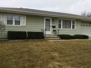 2448 Victoria Dr SW, Cedar Rapids, IA 52404