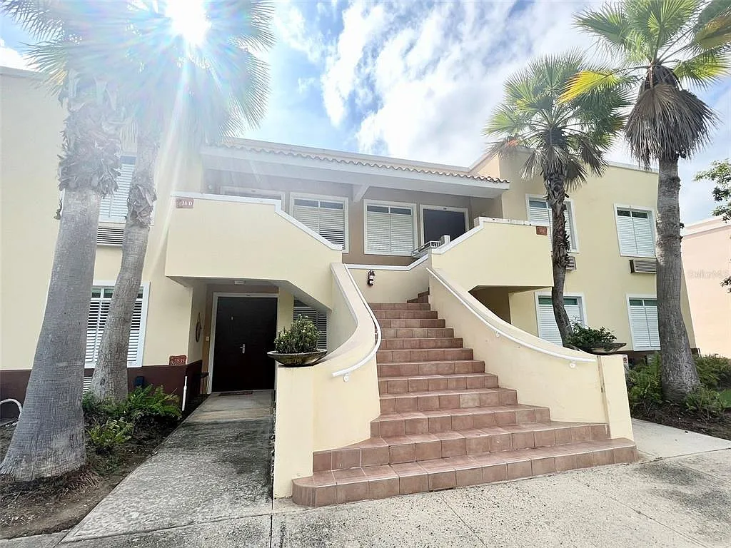 3 bed, 2.5 bath, 1852 sqft, $2,600 — Photo 2