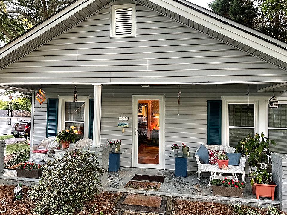 2nd image of 505 Highland St