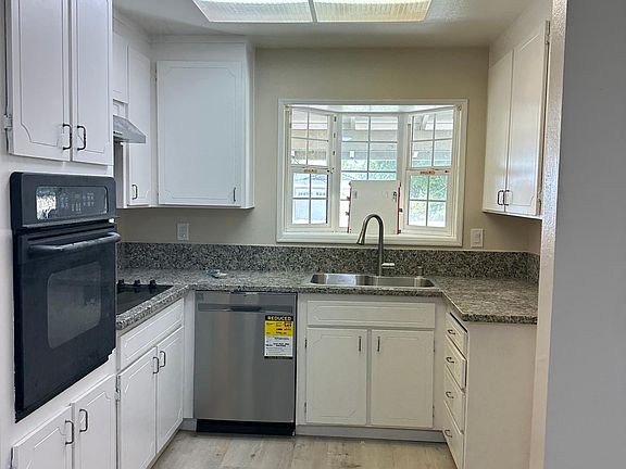2nd image of 3132 Millbrook Dr