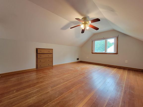 2nd image of 1250-4 1/2 St NW