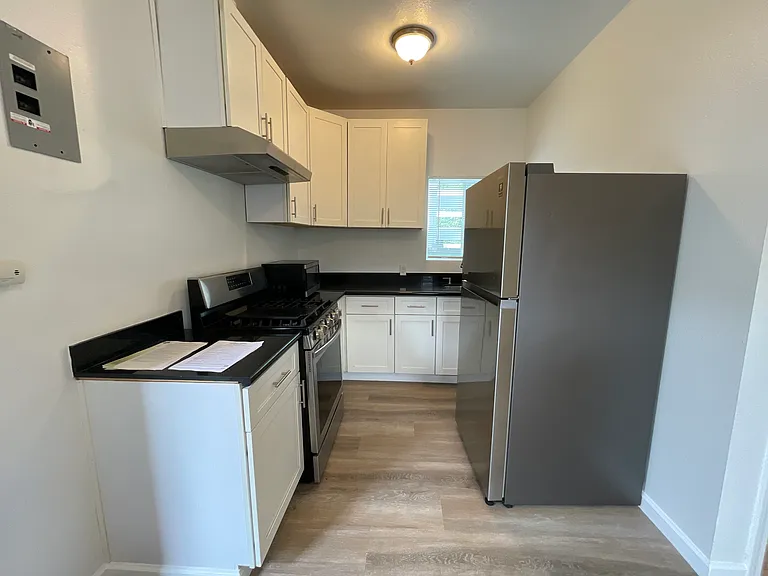 820 Athens Ave #C — Photo 3