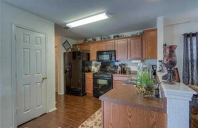 1716 Lost Maples Loop — Photo 3