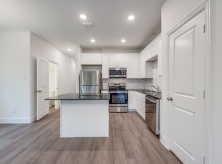 412 E 7th St #1, Bonham, TX 75418